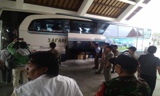 Kegiatan Pemeriksaan Kartu Identitas Penduduk di Terminal Mengwi